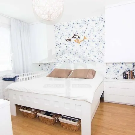 Modern Apartment, Balcony With Charming Overlooking * Νίτρα