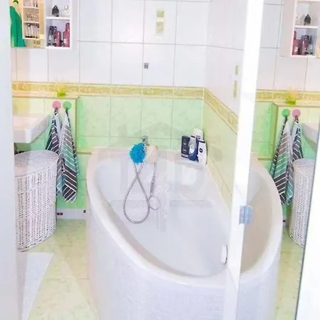 Διαμέρισμα Modern Apartment, Balcony With Charming Overlooking